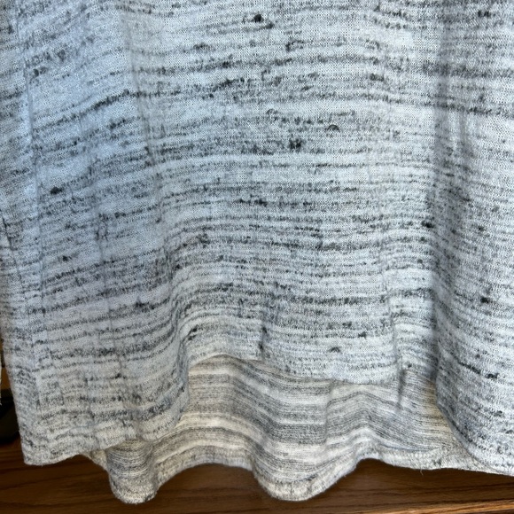 Light sweater with peek a boo lace - Picture 3 of 5